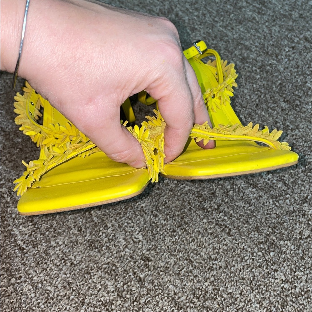 Gianni Bini Yellow Daisy Heels woman Size 7 - Picture 10 of 10